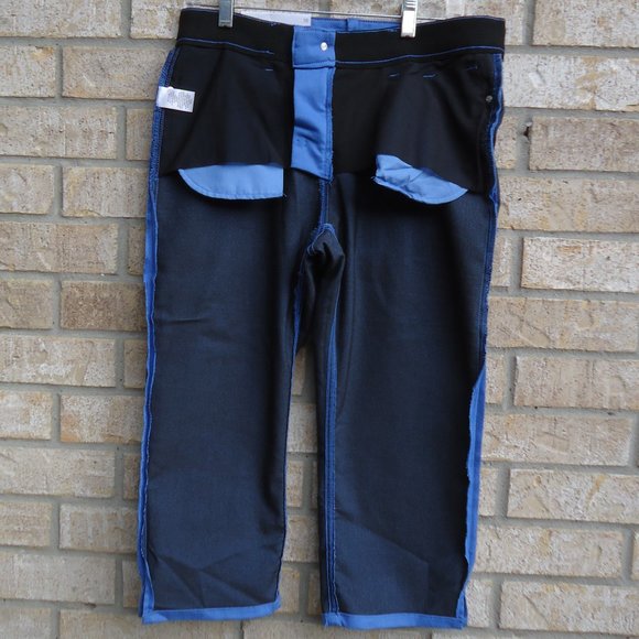 SIZE 10. NWT. Liz Claiborne Sara crop mid-rise capris. - Picture 4 of 16